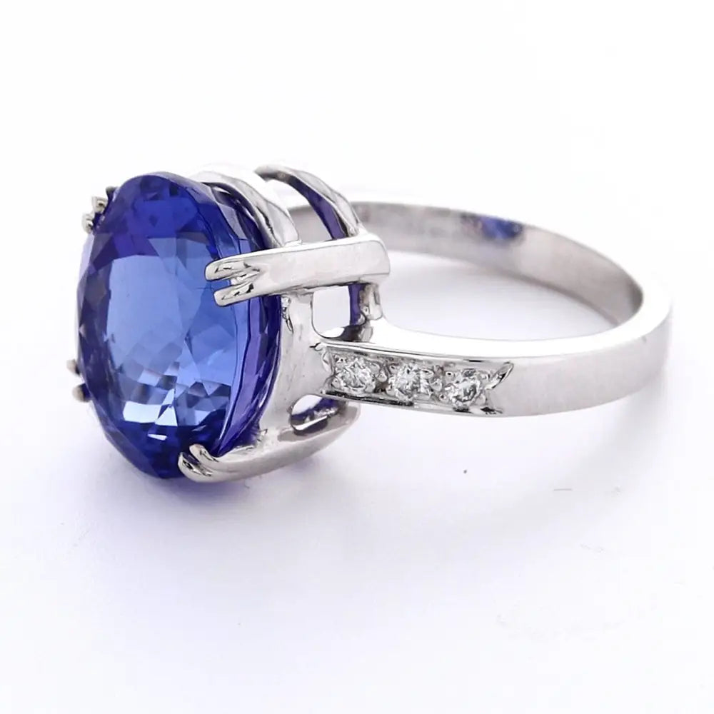 Tansanite Ring mit Brillanten