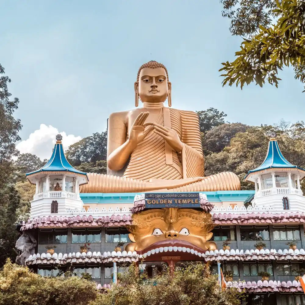 Goldene Buddha-Statue.