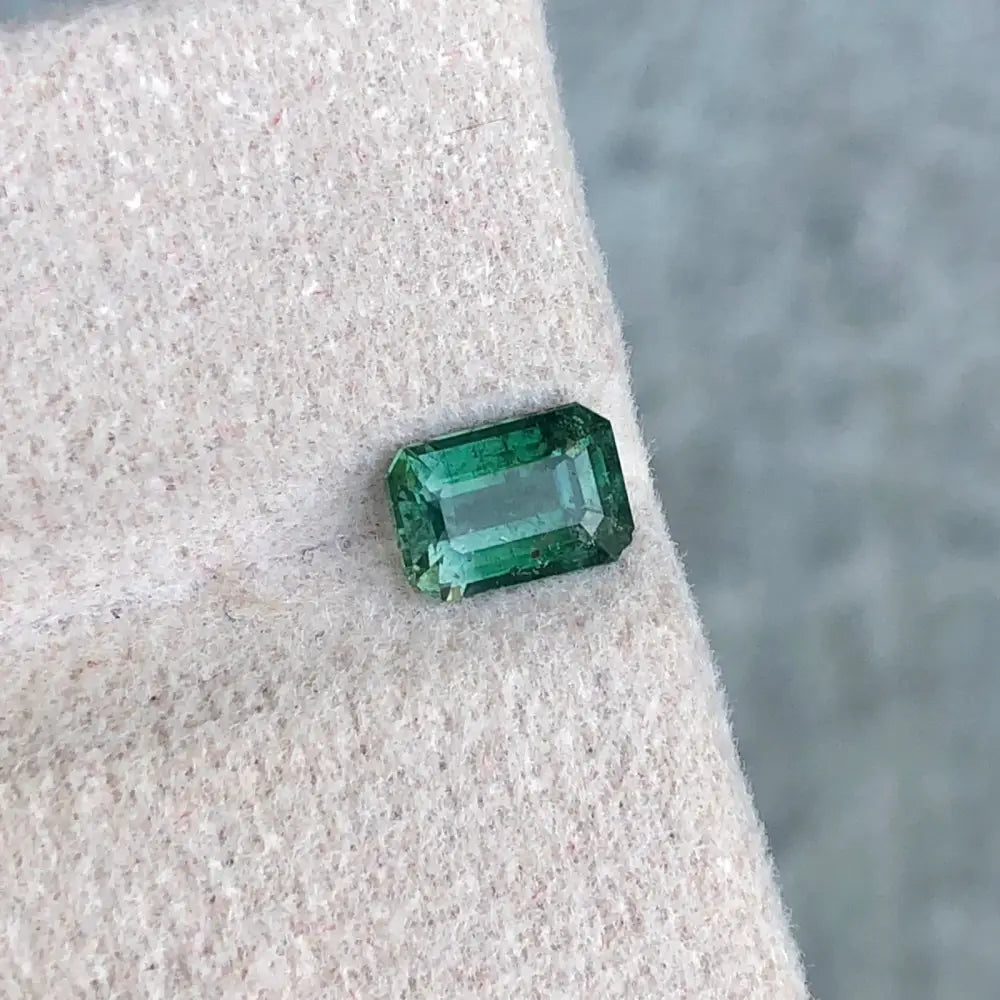 Turmalin (0,70ct) - Edelstein